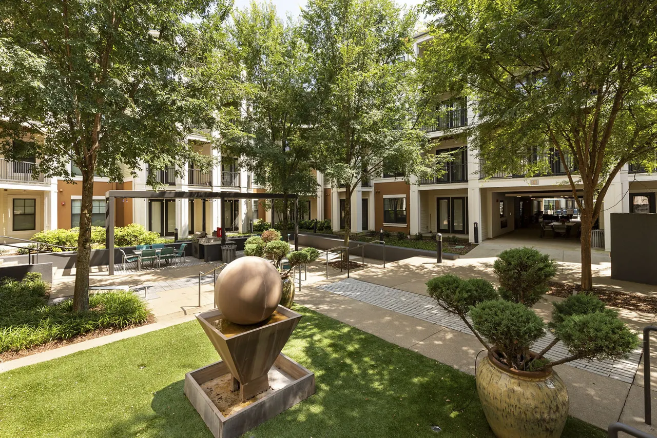 Tapestry at Brentwood Town Center Apartments