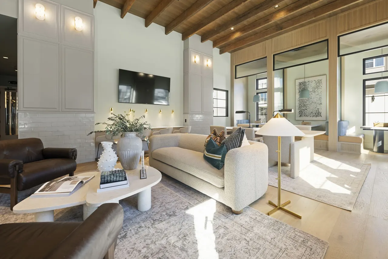 Elan Capital Hills