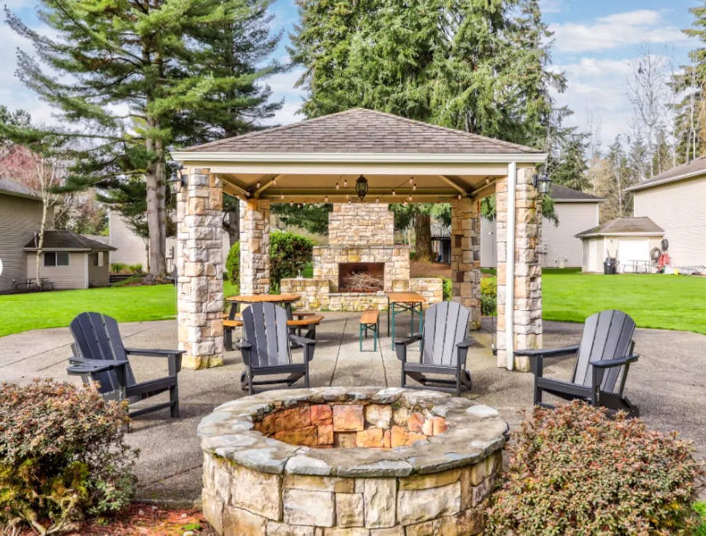 Summers Manor