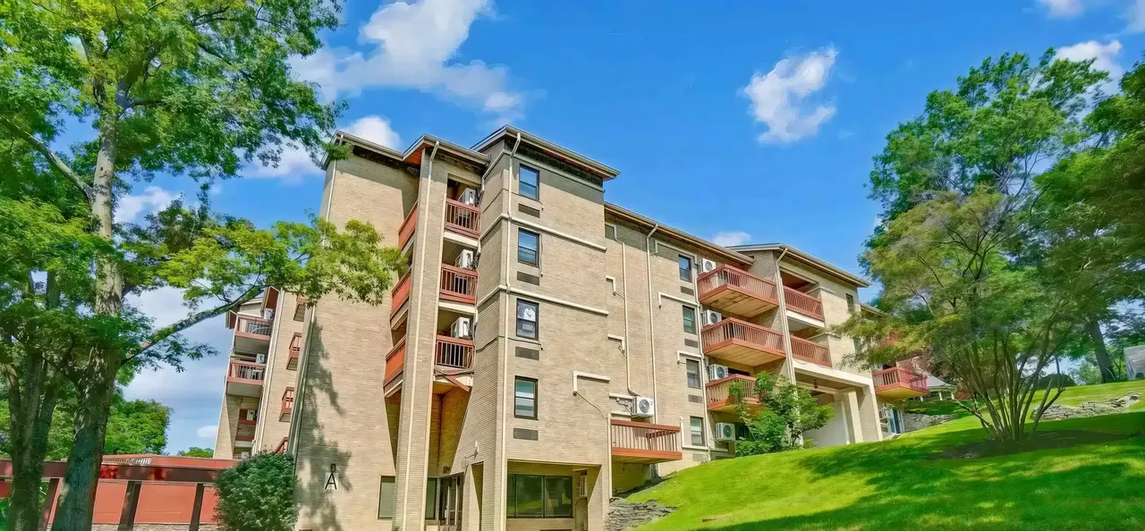 High Pointe Apartments