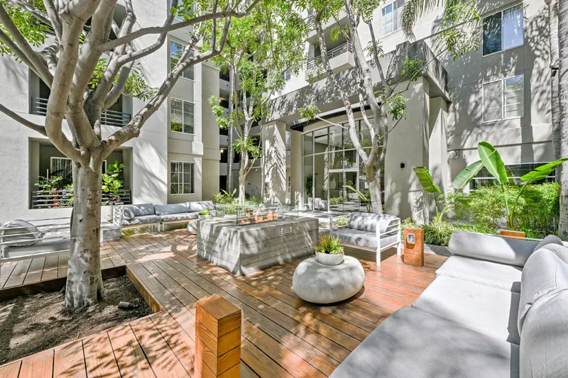 AO Santa Monica Apartments