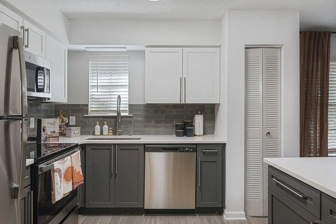 Bellevue Heights Apartments