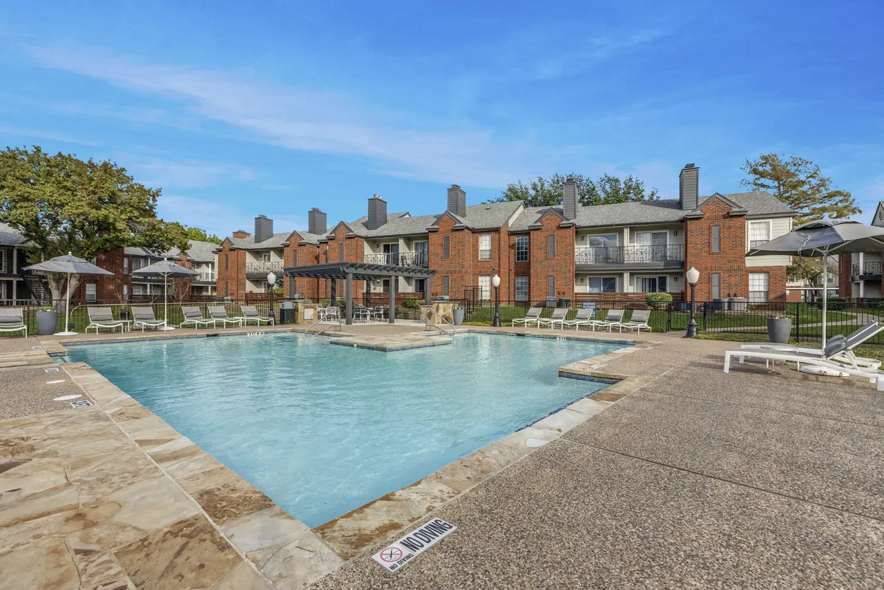 Oaklyn Apartments