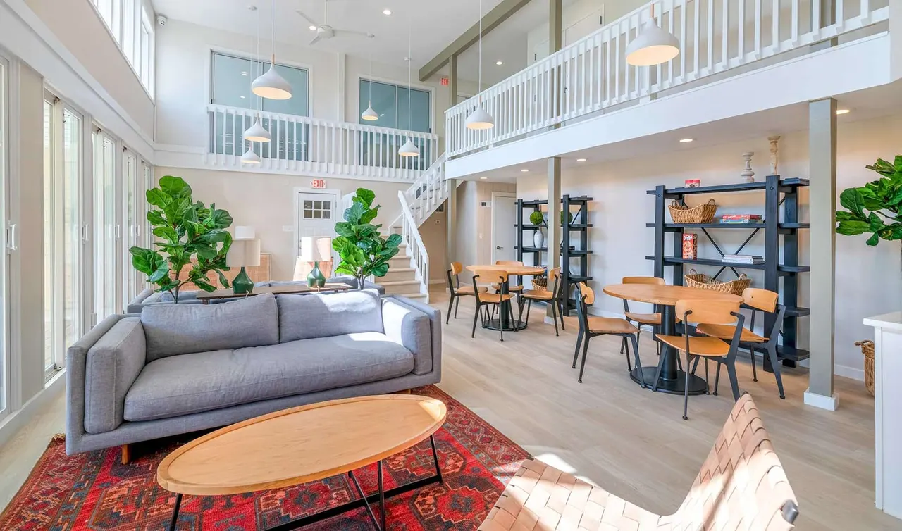 Lakeshore Preserve Apartments