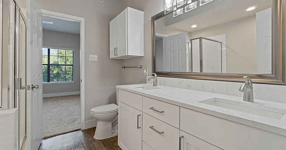 The Pearl on Frankford Apartments