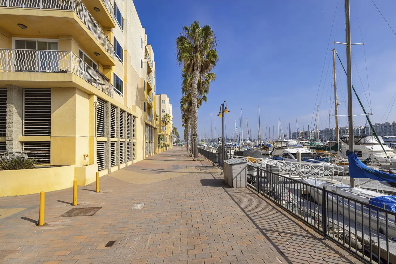 St. Tropez Apartments