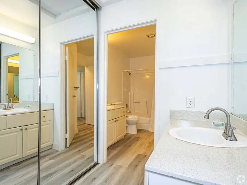 Seabreeze Apartment Homes