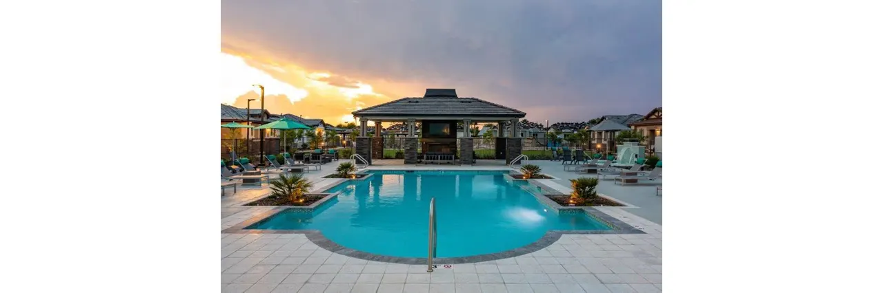 Vlux at Sunset Farms
