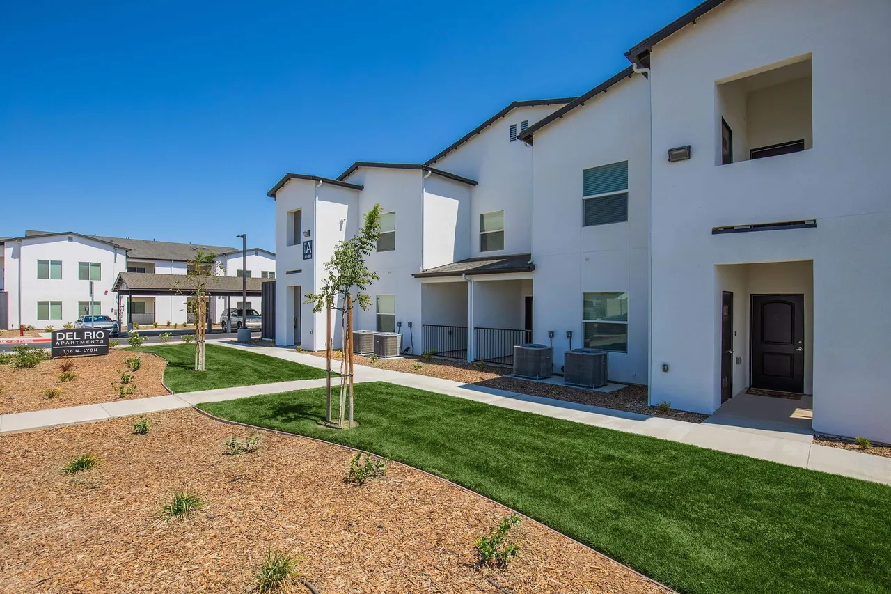 Del Rio Apartments