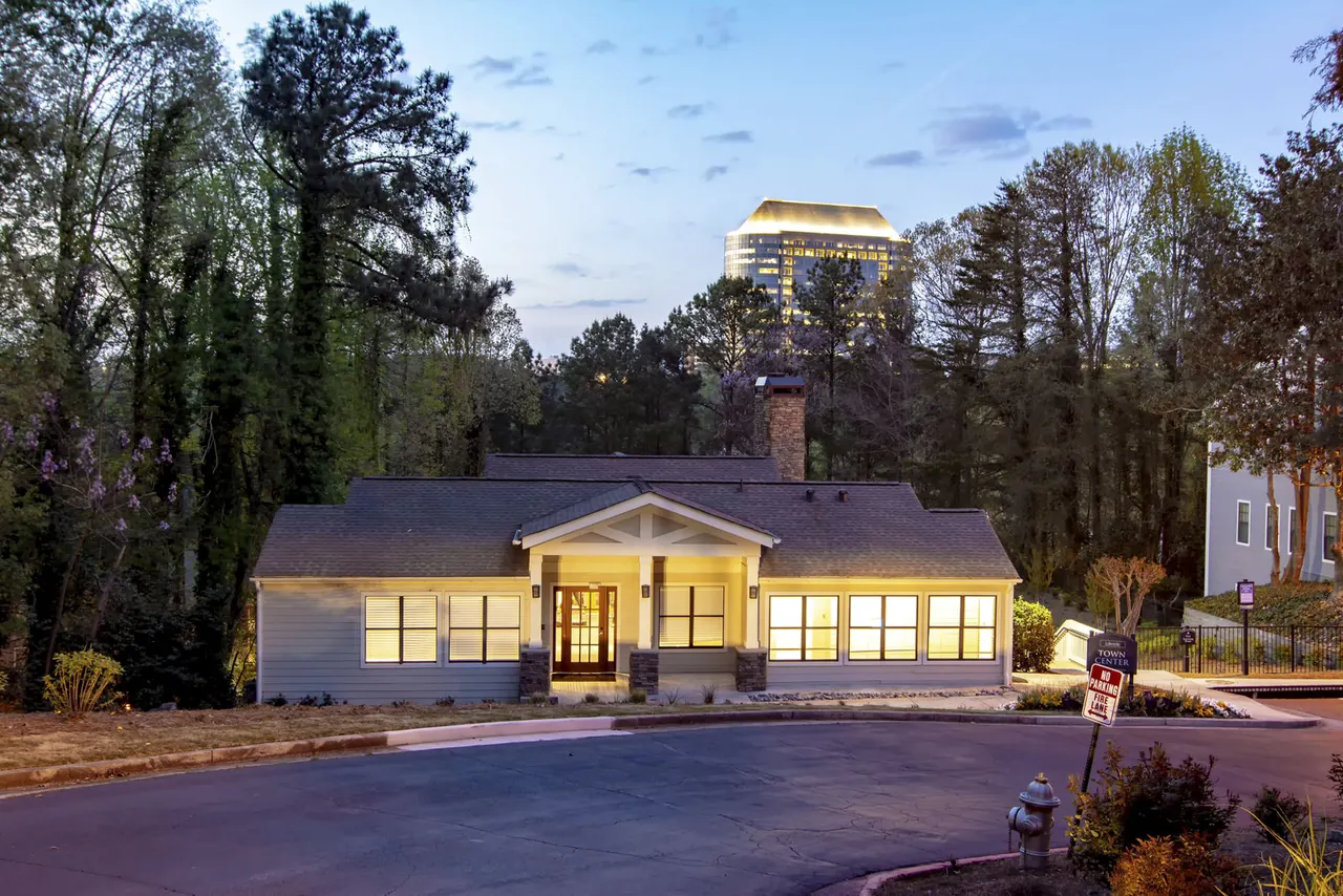 The Residences at Vinings Mountain