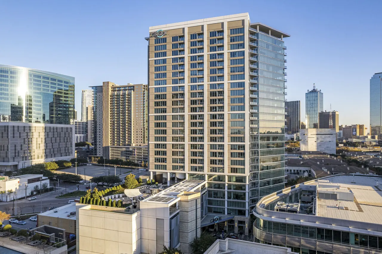 Cirque Residences