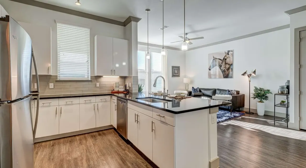 Reveal at Bayside Apartments