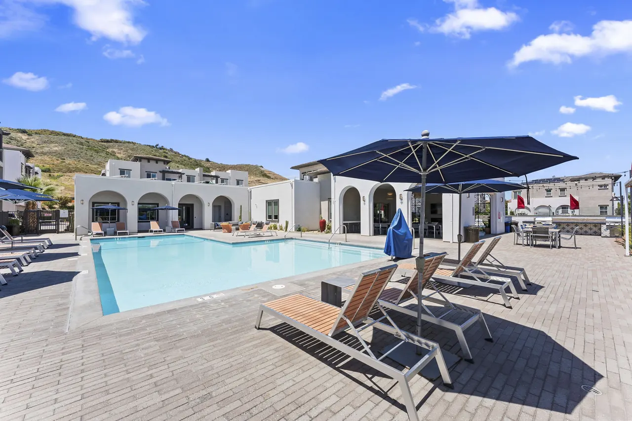 Solaire Apartments