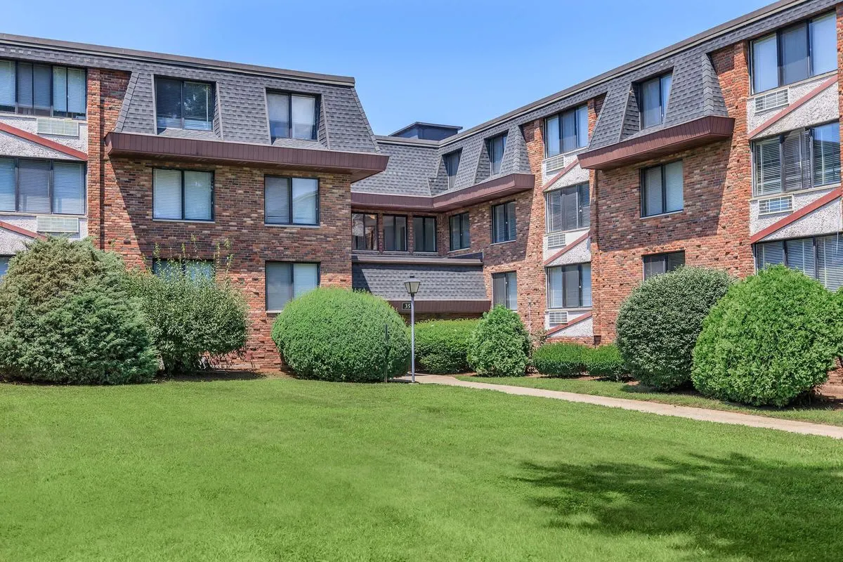 WoodCliff Estates Apartments