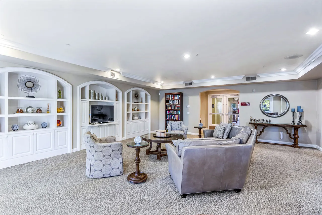 Rolling Hills Gardens Apartments