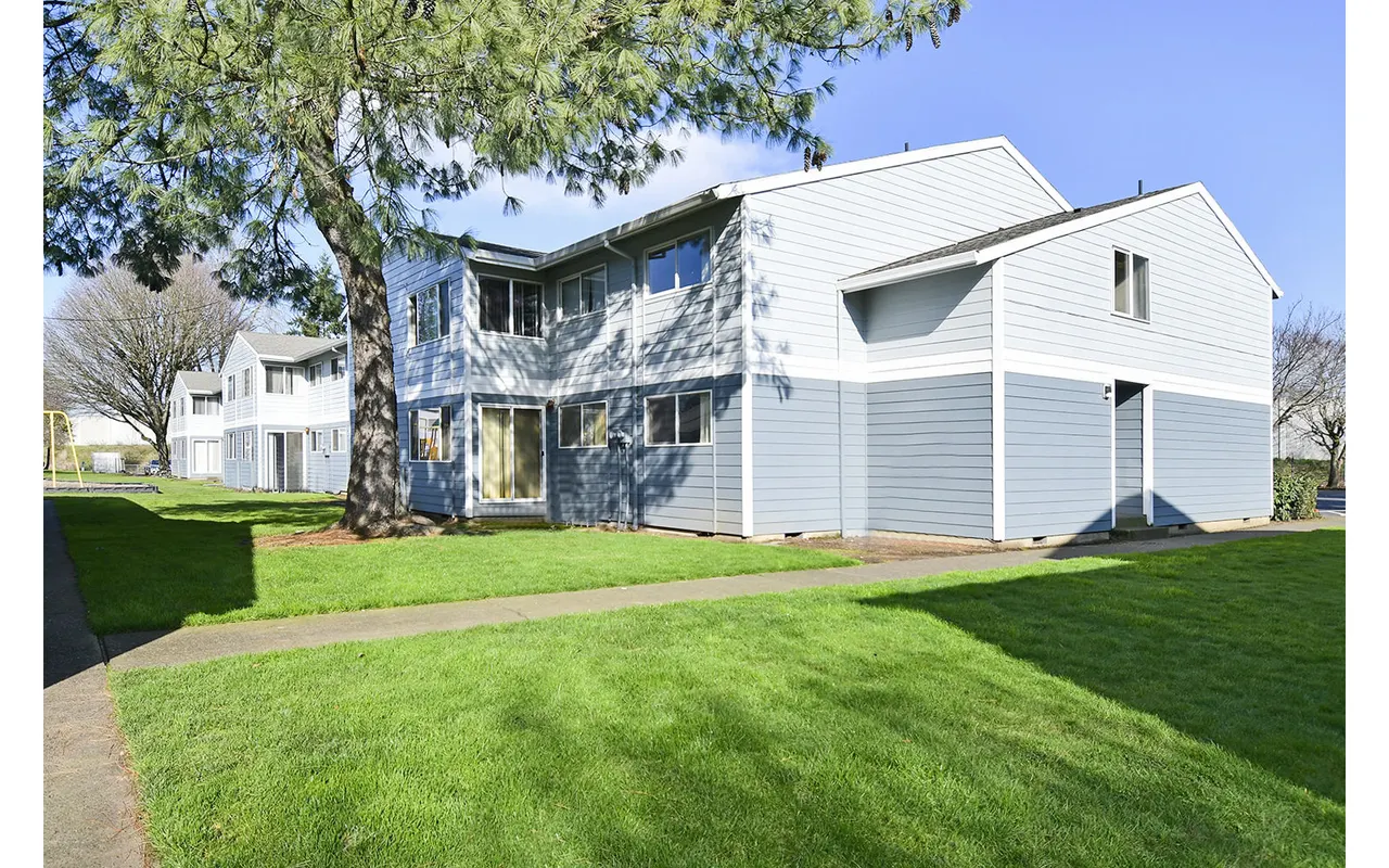 Lake Crest Apartments