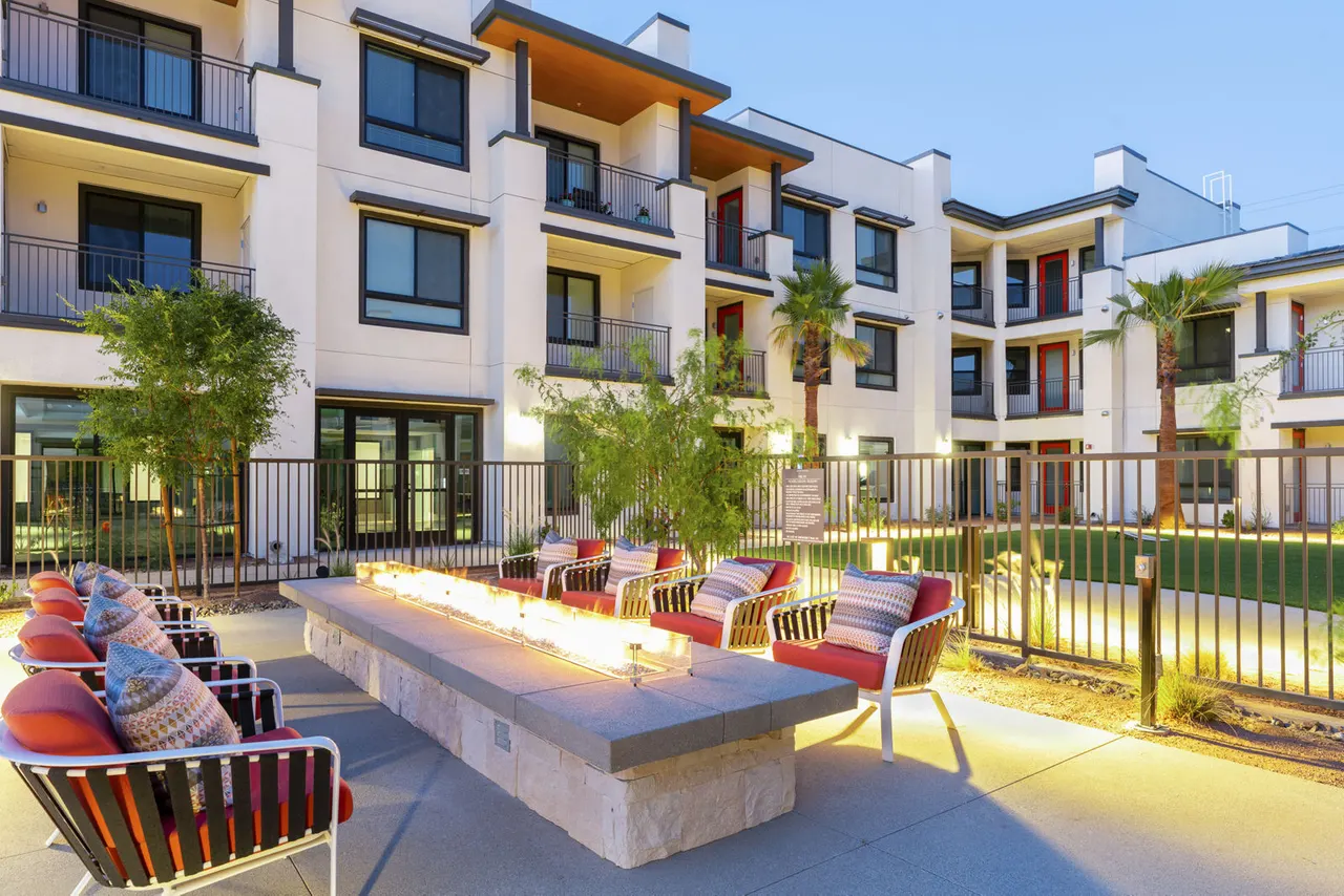 Avenida Palm Desert