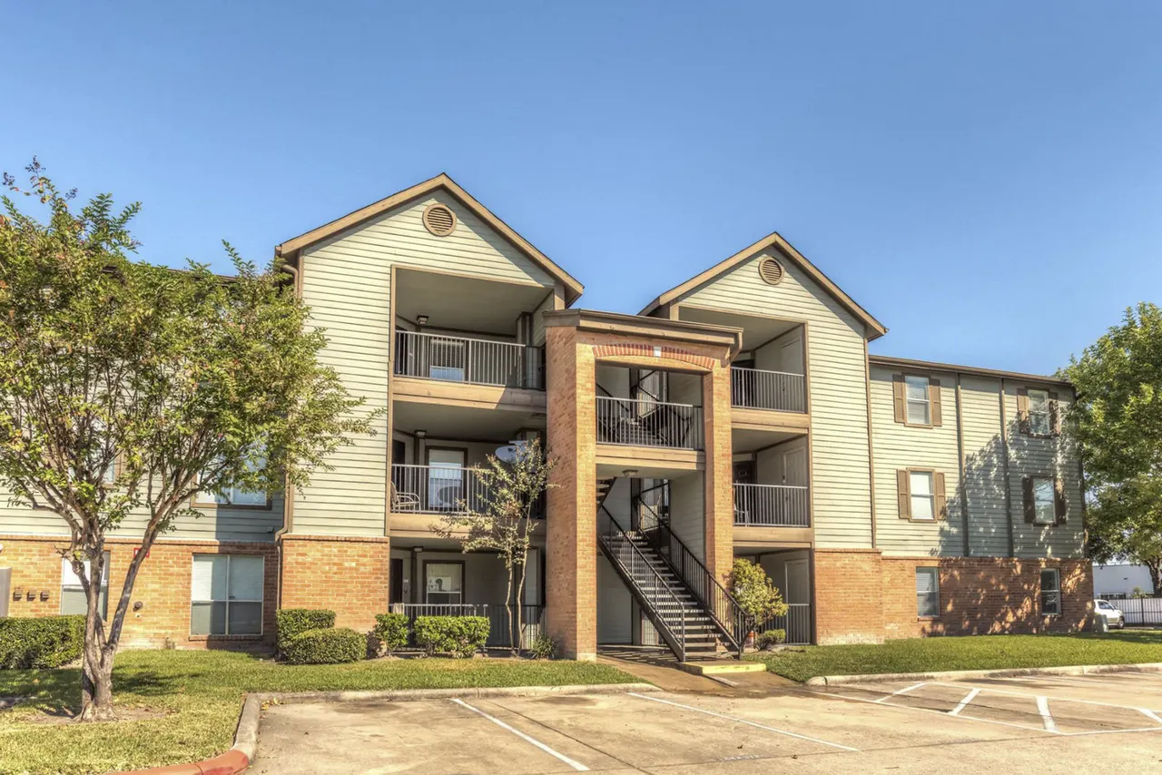 Windcrest on West Road Apartments