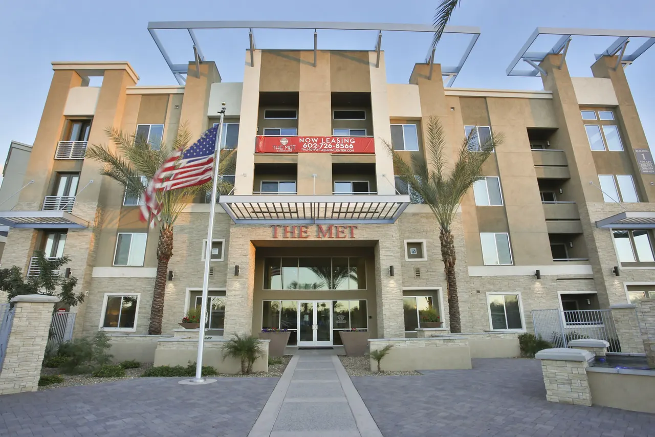 The Met at Fashion Center Apartments