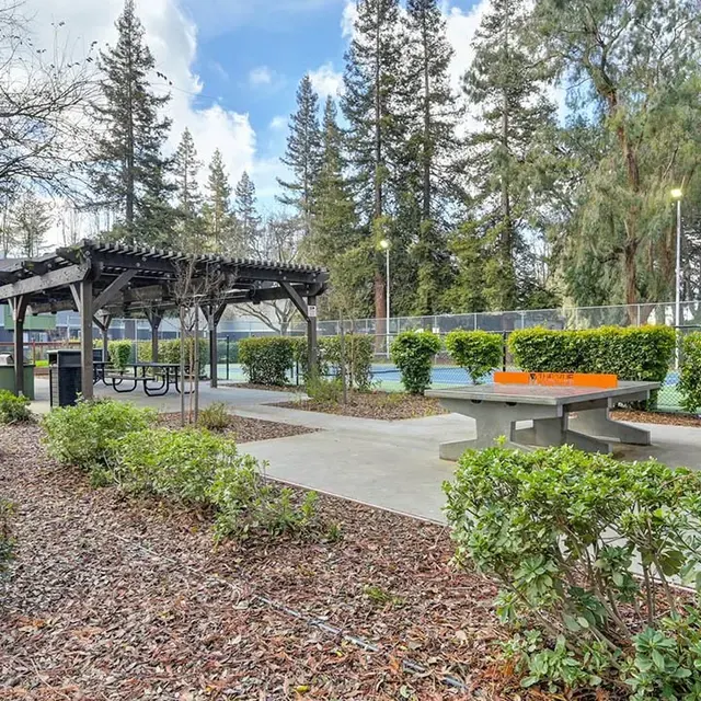 Oak Pointe Apartments