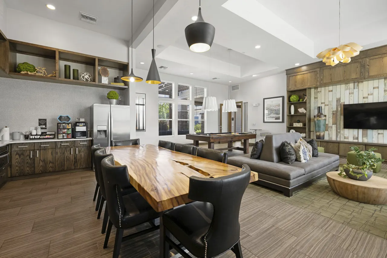 HiLine at Littleton Commons Apartments