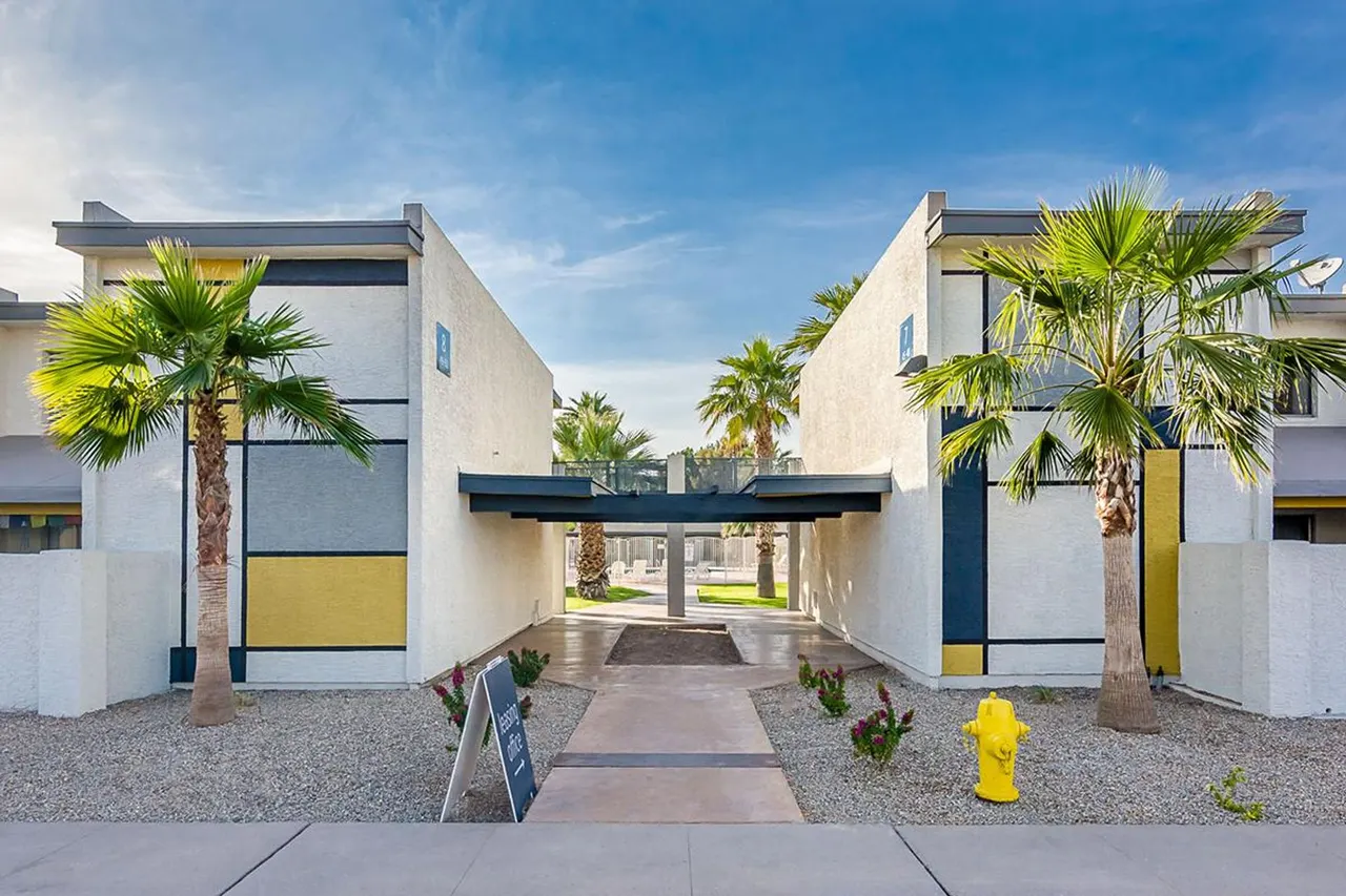 The Lennox at Tempe Apartments
