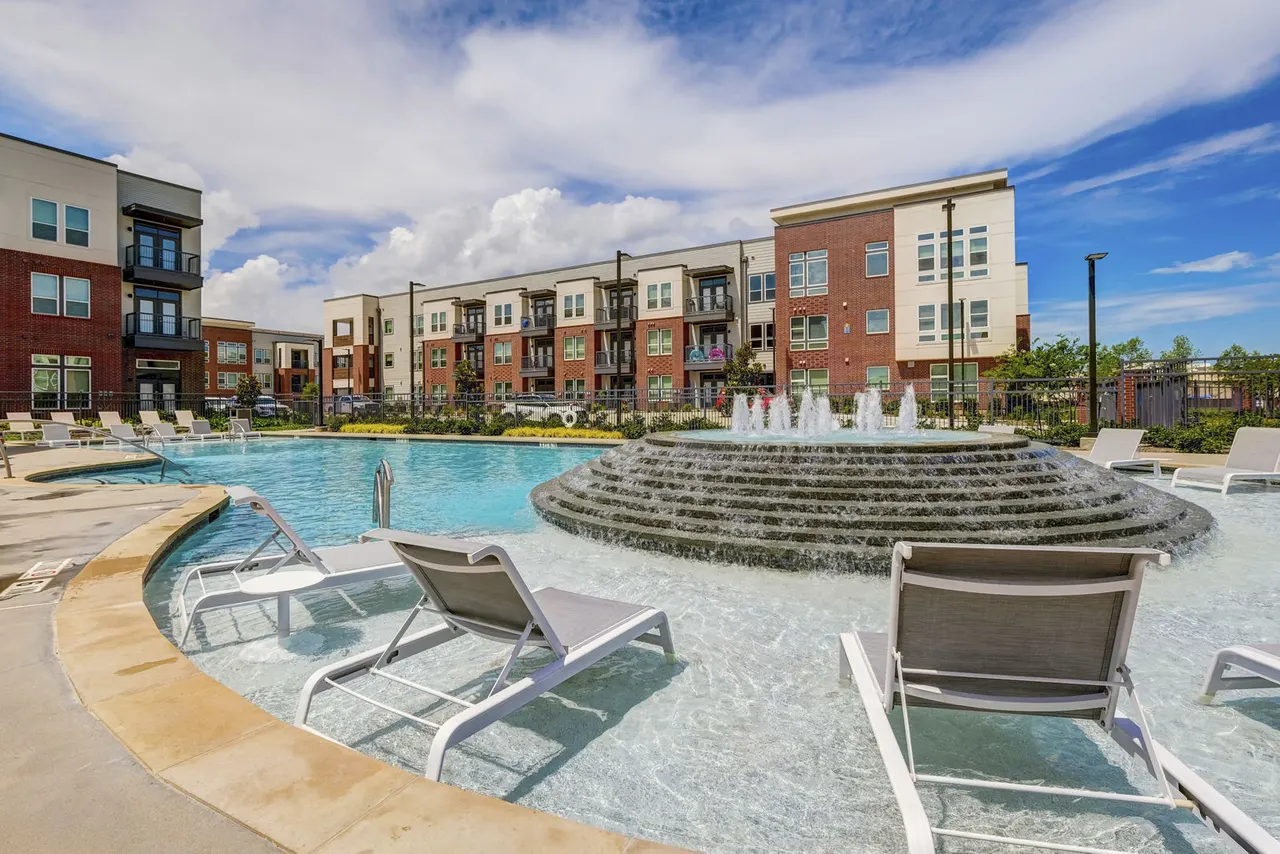 Encore Conroe Apartments