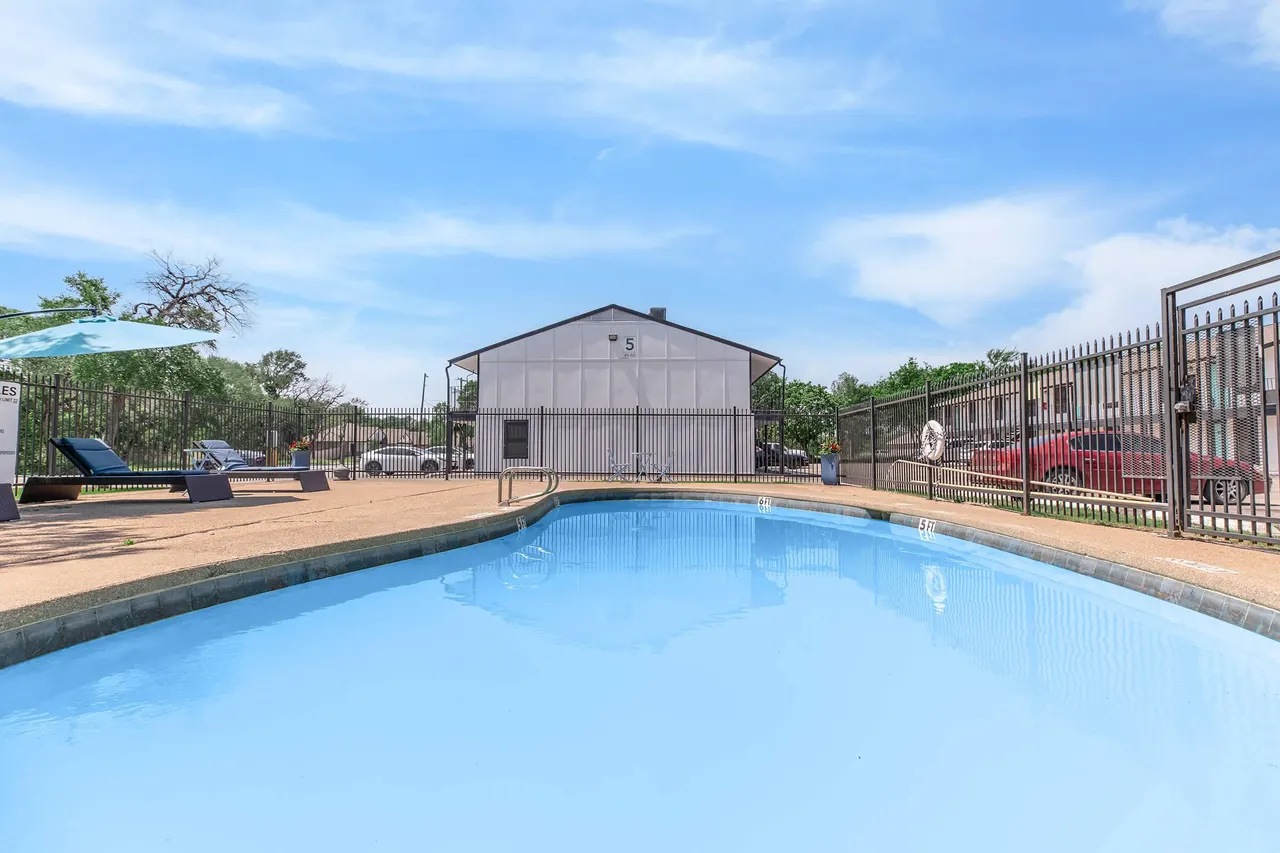 Eleven06 on 35 Apartments
