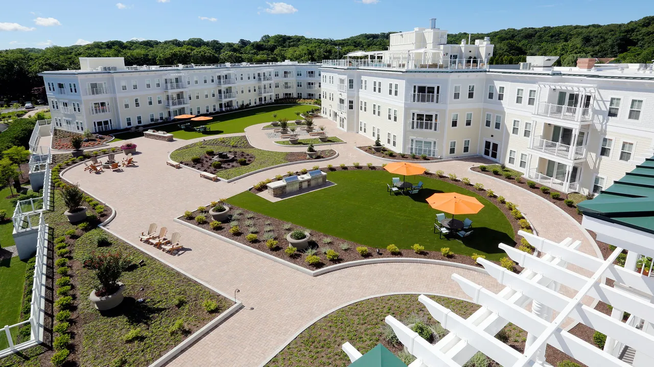 The Shipyard at Port Jefferson Harbor Apartments