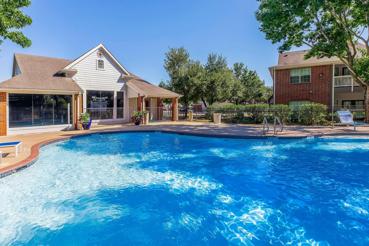 Lakeview Estate Apartments