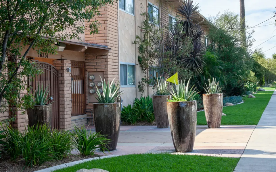16251 Woodruff Apartments