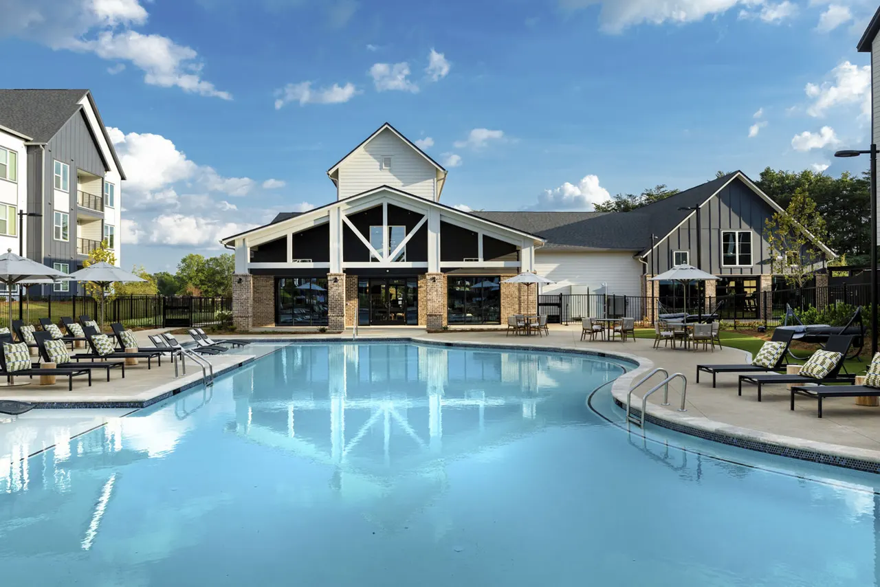 Elan Brookwood Apartments