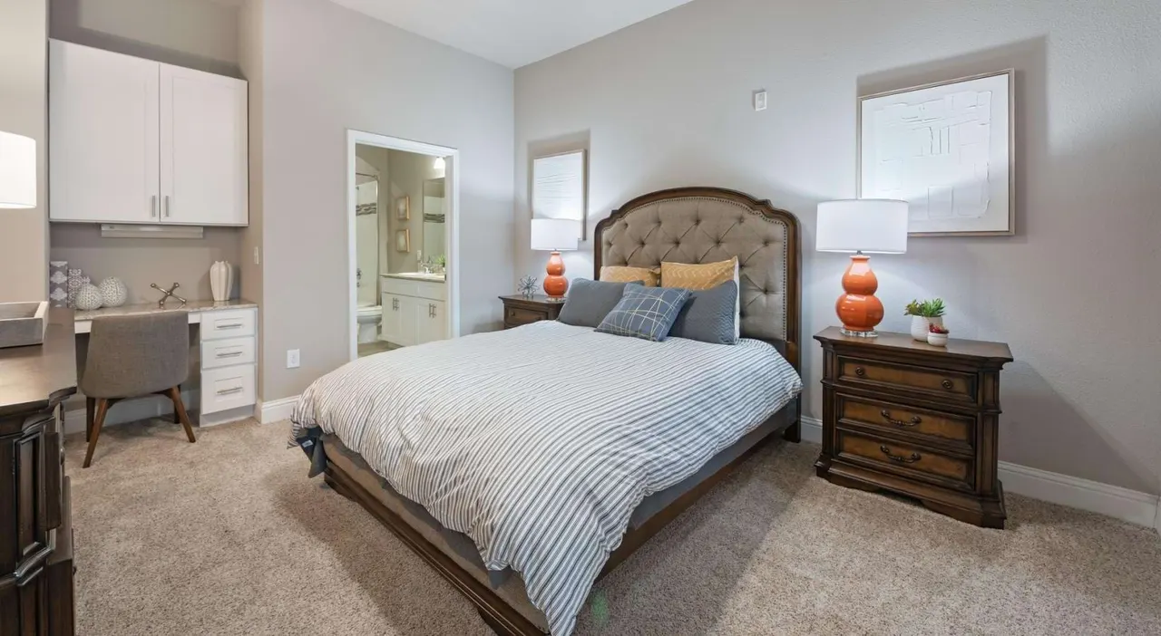 King's Cove Luxury Apartments