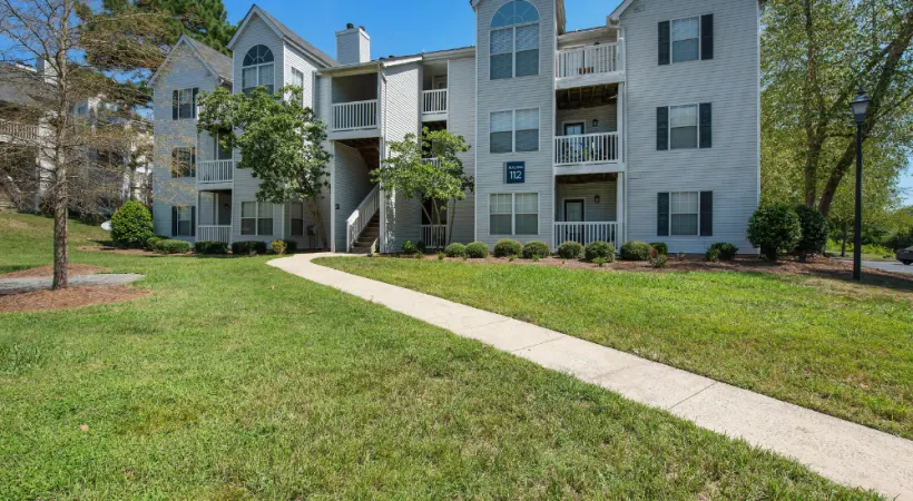 Hunt Club Apartments by Cortland