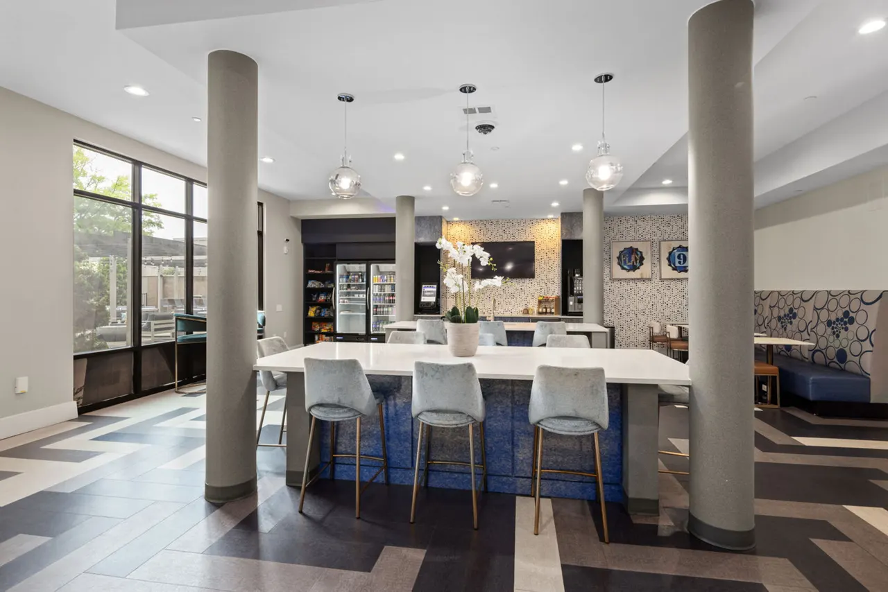 810 Ninth Apartments