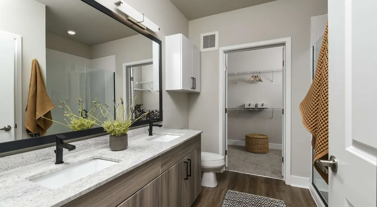 Crowne at 2534