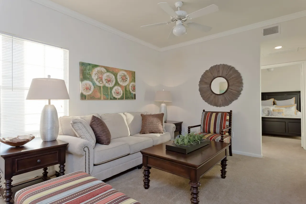 The Ravinia Apartments