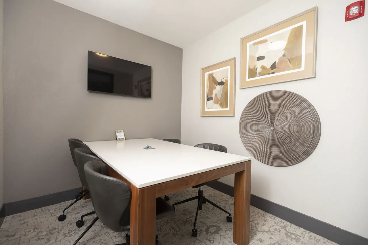 2121 Mid Lane Apartments