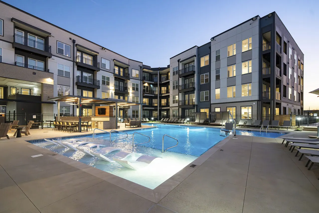 The Hickory at Indian Lake Village Apartments