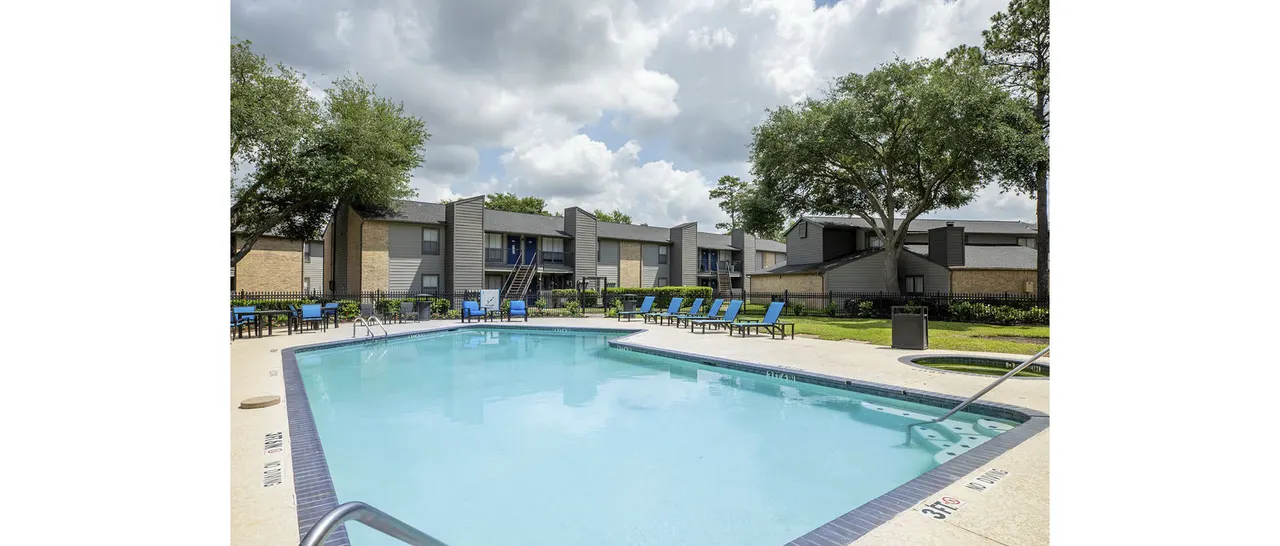 Regency Park Apartments