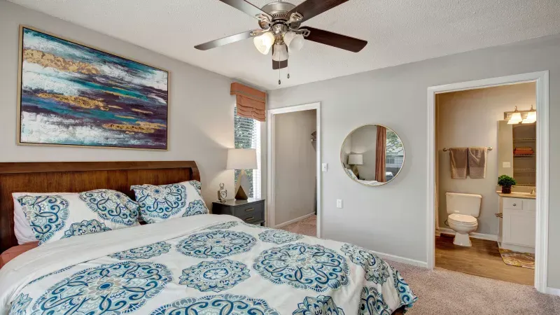 Woodlake Reserve Apartments