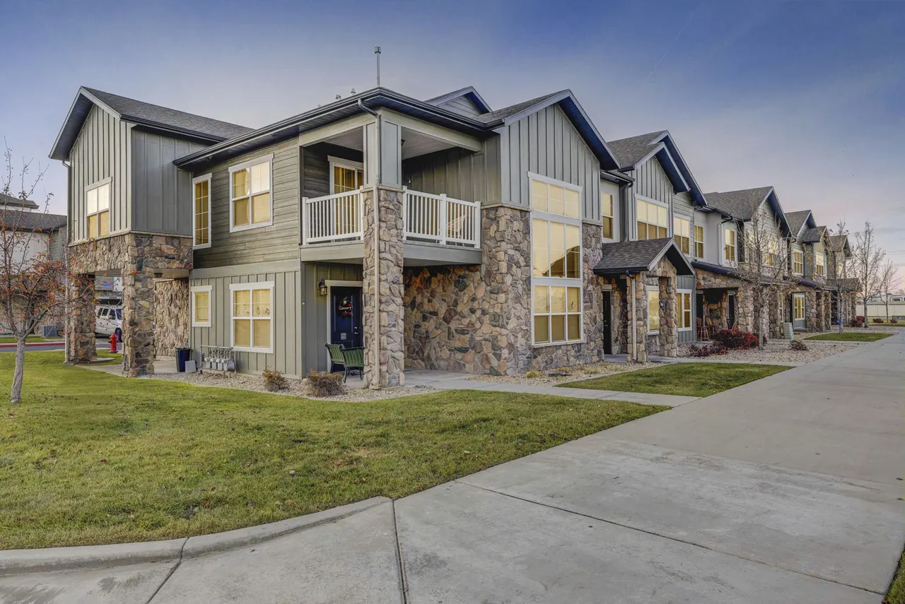 Sandalwood Apartments