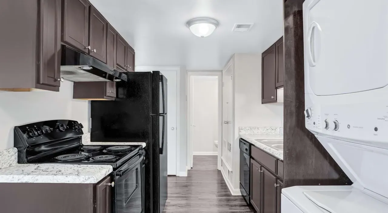 Baypointe Crossing Apartments