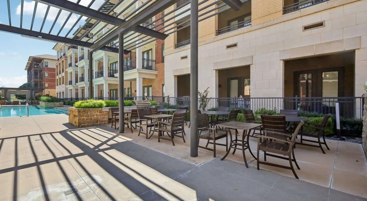 The Kelton at Clearfork Apartments