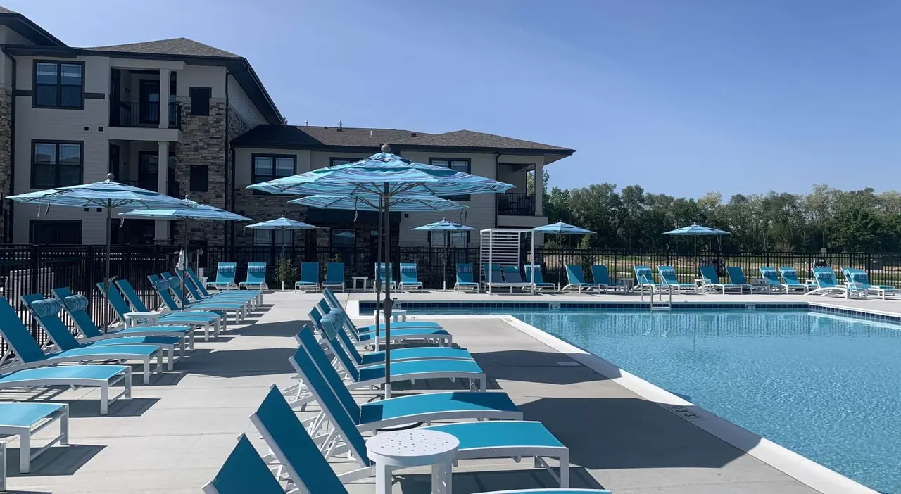 Water's Edge Apartments