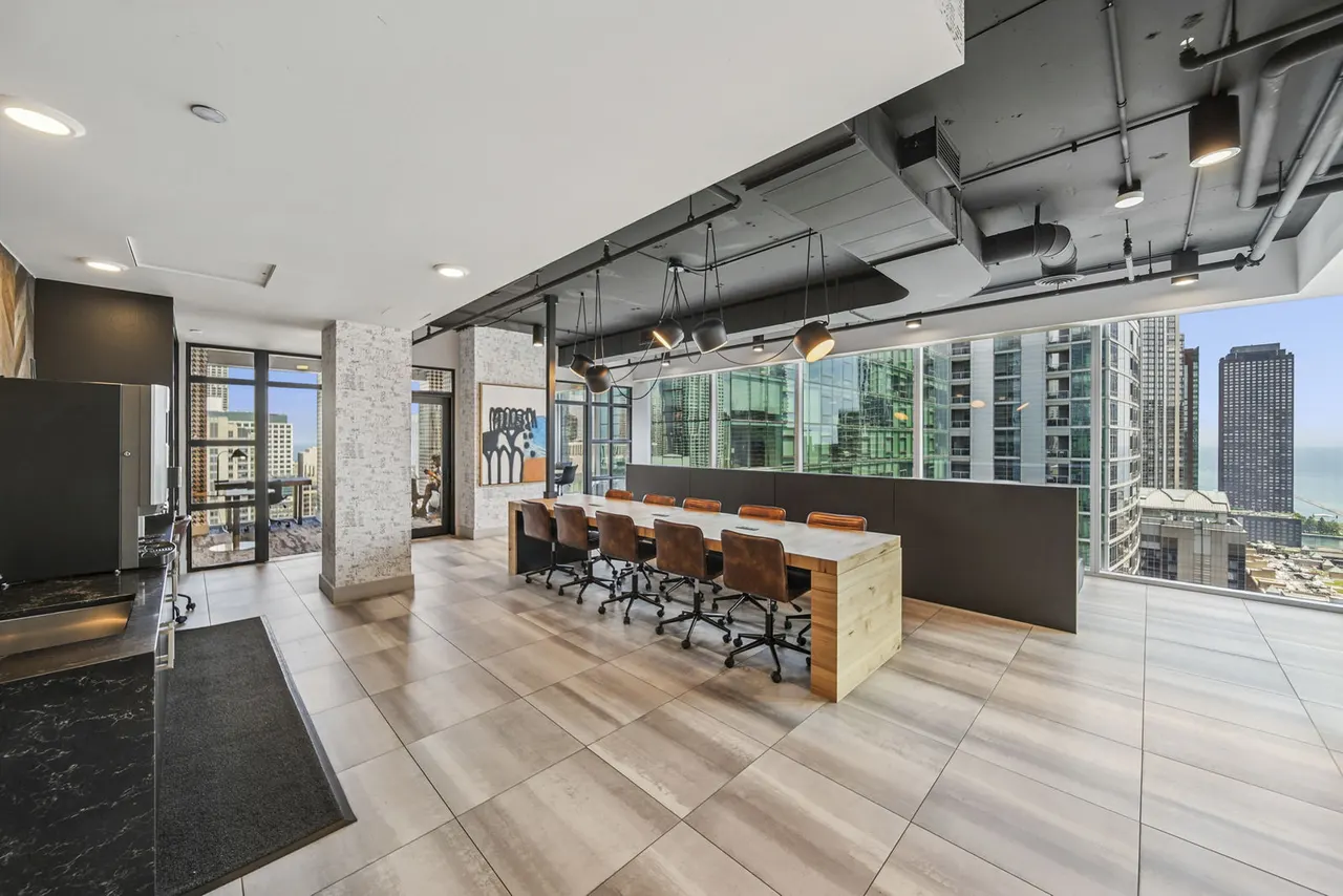 Aston Chicago Apartments