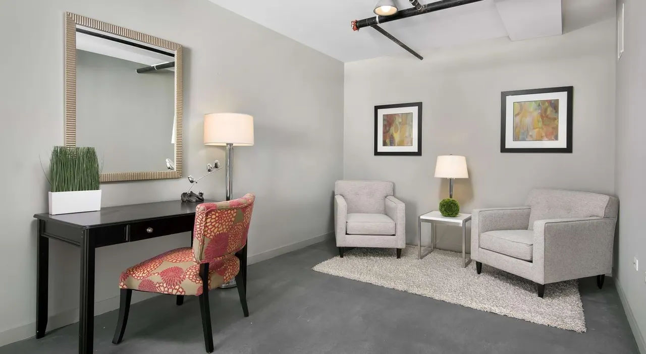 1241 N Milwaukee Apartments