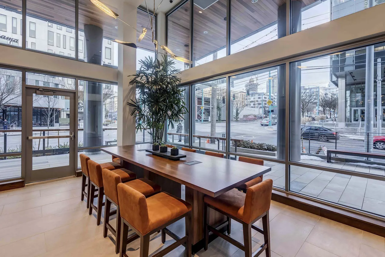 Lakeview Apartments
