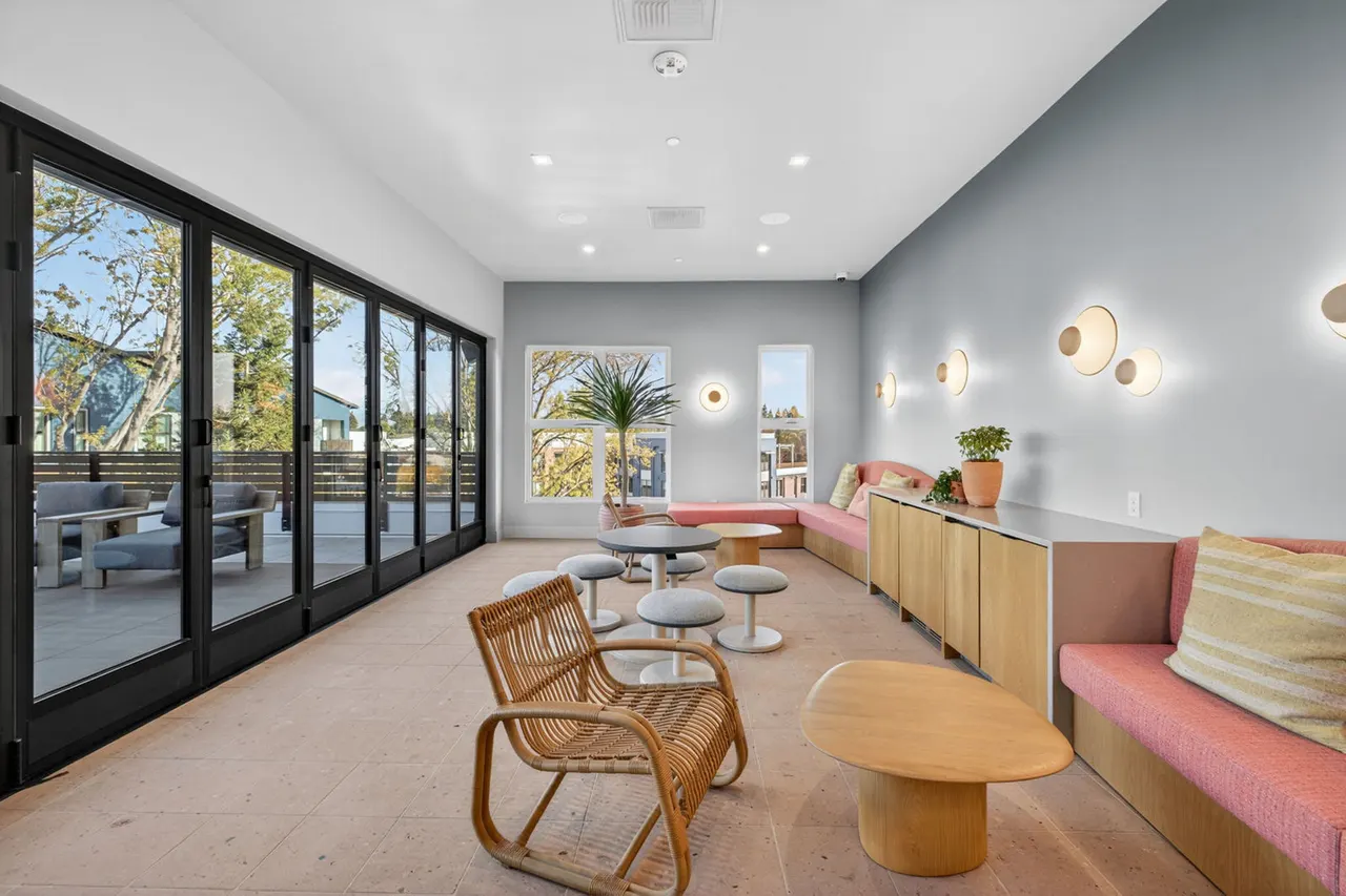 Sevens Luxury Apartment
