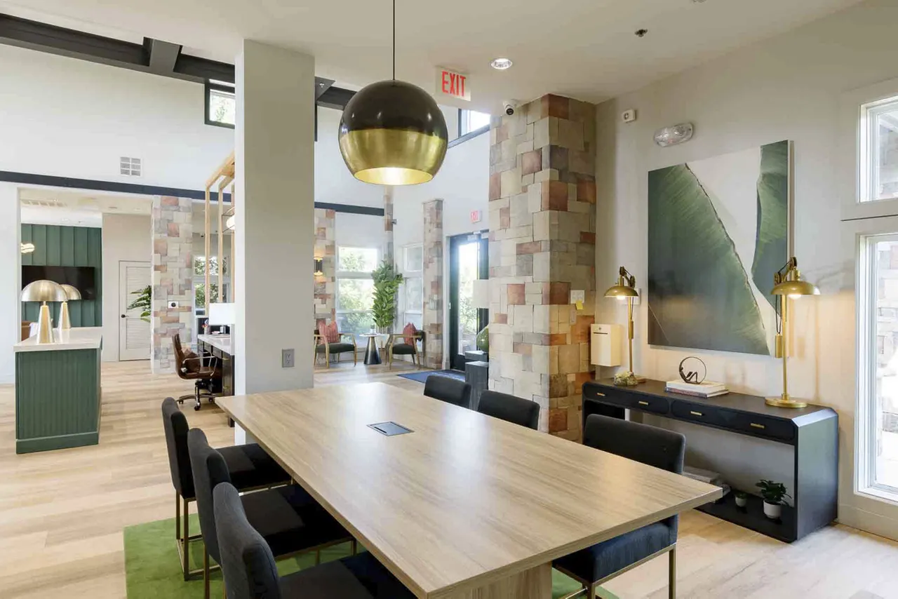 Aventura Falcon Valley